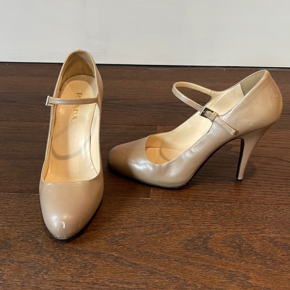 Prada Women’s Nude Mary Jane Pumps Size 37.5 - Picture 1 of 8